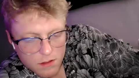 Snapshot of wesdenver chatting on March 2, 7:15 am wesdenver online show from March 2, 7:15 am