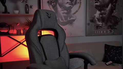 little girl who is always rightLisa online show from March 26, 1:22 am