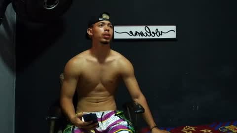 Snapshot of wesley_77 chatting on July 1, 7:46 pm wesley_77 online show from July 1, 7:46 pm