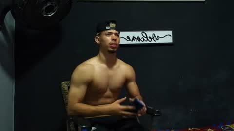 Snapshot of wesley_77 chatting on July 9, 6:23 pm wesley_77 online show from July 9, 6:23 pm