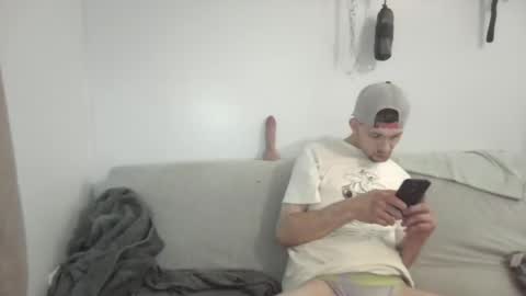 Wesley And Kale online show from April 6, 8:54 pm