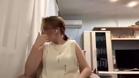 Snapshot of wesleypoledore chatting on November 4, 2:38 pm Polly online show from November 4, 2:38 pm