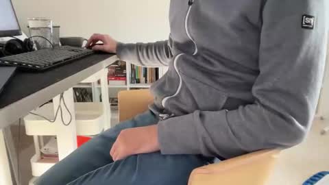 wet_adidasboy online show from November 18, 11:47 am