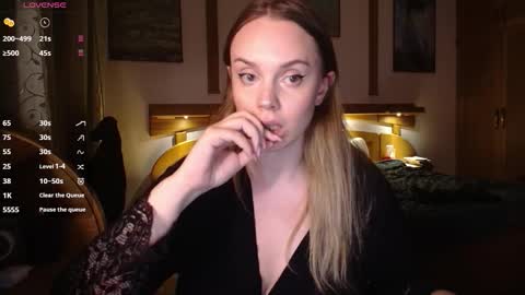 Lana online show from December 1, 9:09 pm