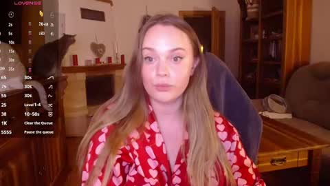 Lana online show from June 26, 8:35 pm