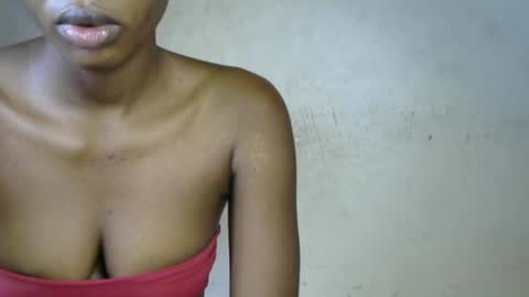Snapshot of wet_pussy200 chatting on February 17, 12:12 pm Bella online show from February 17, 12:12 pm
