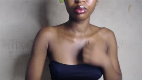 Snapshot of wet_pussy200 chatting on May 10, 8:08 am Bella online show from May 10, 8:08 am