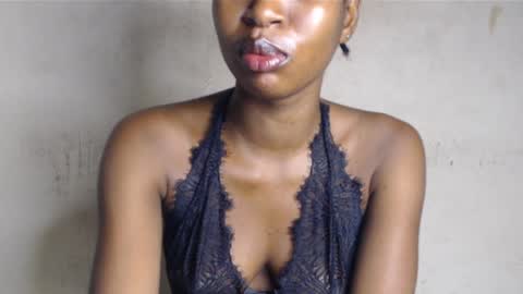 Snapshot of wet_pussy200 chatting on May 18, 7:58 am Bella online show from May 18, 7:58 am