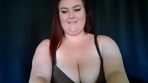 Snapshot of wetbunny25 chatting on November 13, 4:28 pm wetbunny25 online show from November 13, 4:28 pm