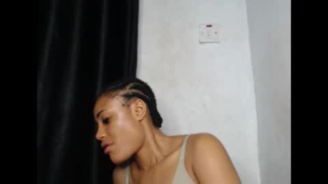 wetdrippussy7 online show from October 7, 7:33 pm