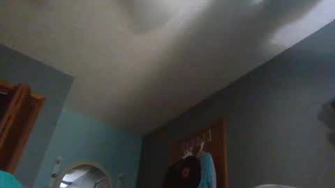 Snapshot of wetduck77777 chatting on October 26, 10:21 am wetduck77777 online show from October 26, 10:21 am