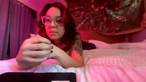 Snapshot of wetsarah5 chatting on August 1, 7:02 pm wetsarah5 online show from August 1, 7:02 pm