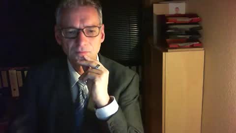 Snapshot of wetsuitedman chatting on November 13, 4:44 am Franz online show from November 13, 4:44 am