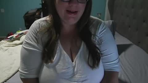 Snapshot of wetwordsonly chatting on June 16, 2:36 am WetWordsOnly online show from June 16, 2:36 am