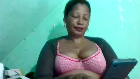 Snapshot of wharda chatting on June 18, 10:47 pm wharda online show from June 18, 10:47 pm