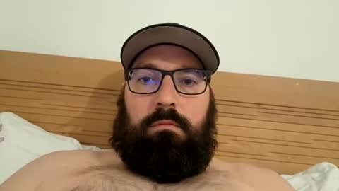 wheely19871606 online show from February 12, 9:54 pm