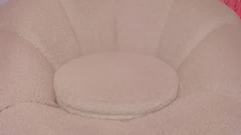 Sara  online show from December 12, 2:00 pm