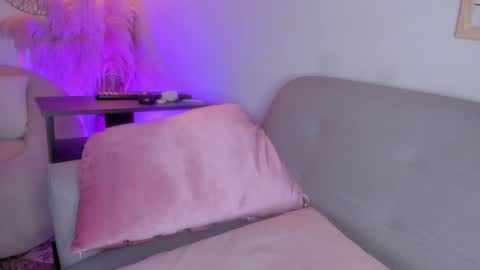 Sara  online show from February 5, 9:50 pm