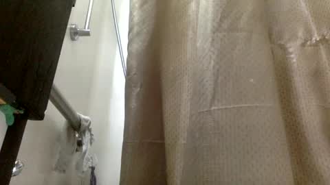 Snapshot of whiskerbiscuit_69 chatting on December 23, 2:13 am whiskerbiscuit_69 online show from December 23, 2:13 am