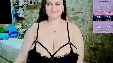 whisperinthedarkk online show from March 18, 7:55 am