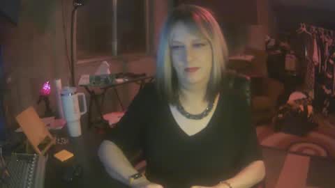 Whisper online show from January 12, 7:43 am