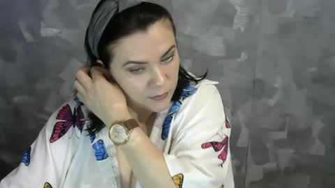 white__queen_ online show from July 21, 8:16 am