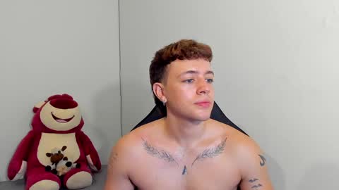 Snapshot of white_jacob chatting on December 3, 4:03 am Camilo R online show from December 3, 4:03 am