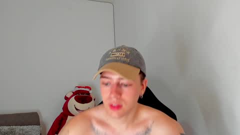 Snapshot of white_jacob chatting on January 17, 1:57 am Camilo R online show from January 17, 1:57 am
