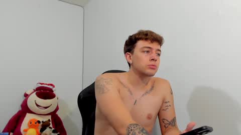 Snapshot of white_jacob chatting on January 21, 12:46 am Camilo R online show from January 21, 12:46 am