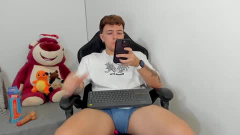 Snapshot of white_jacob chatting on January 26, 7:41 pm Camilo R online show from January 26, 7:41 pm