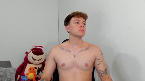 Snapshot of white_jacob chatting on February 6, 12:00 am Camilo R online show from February 6, 12:00 am
