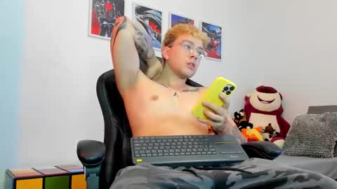 Snapshot of white_jacob chatting on September 13, 7:52 am Camilo R online show from September 13, 7:52 am