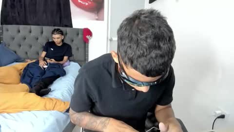 white online show from April 30, 5:58 am