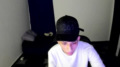 Snapshot of white_master444 chatting on July 2, 5:35 am white online show from July 2, 5:35 am