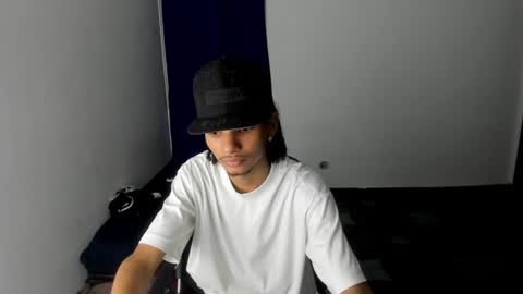 Snapshot of white_master444 chatting on July 22, 12:02 am white online show from July 22, 12:02 am