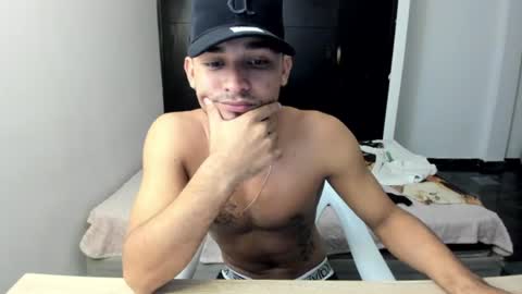 Snapshot of white_master444 chatting on July 28, 1:12 am white online show from July 28, 1:12 am