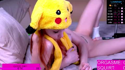 Snapshot of white_widow_ chatting on February 18, 11:39 am white_widow_ online show from February 18, 11:39 am