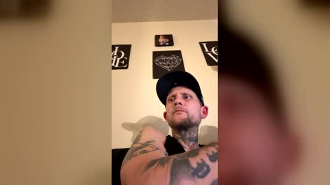 Snapshot of whiteboyosama chatting on March 2, 7:15 am whiteboyosama online show from March 2, 7:15 am