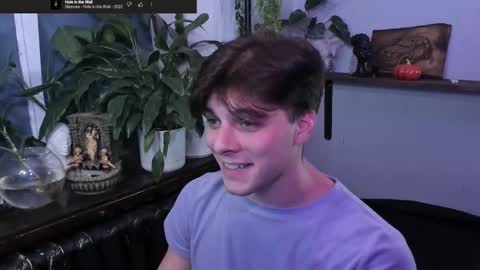 Snapshot of whiteegrimm chatting on October 10, 7:35 pm Gus online show from October 10, 7:35 pm