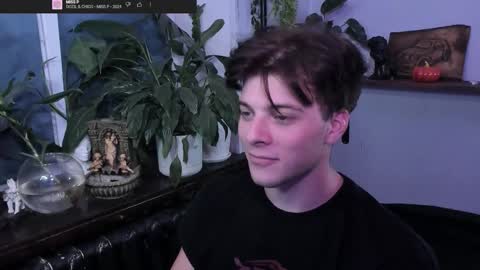 Snapshot of whiteegrimm chatting on October 11, 5:00 pm Gus online show from October 11, 5:00 pm