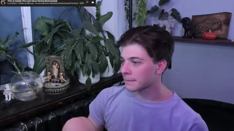 Snapshot of whiteegrimm chatting on October 12, 6:40 pm Gus online show from October 12, 6:40 pm