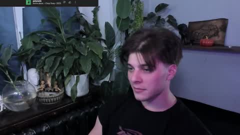 Snapshot of whiteegrimm chatting on October 19, 8:53 pm Gus online show from October 19, 8:53 pm