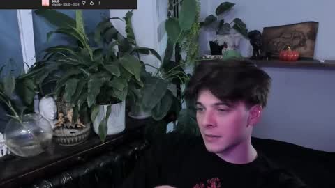 Snapshot of whiteegrimm chatting on October 28, 11:07 pm Gus online show from October 28, 11:07 pm