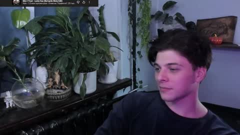 Snapshot of whiteegrimm chatting on November 10, 8:52 pm Gus online show from November 10, 8:52 pm