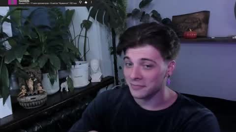 Snapshot of whiteegrimm chatting on November 23, 9:14 pm Gus online show from November 23, 9:14 pm