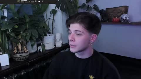 Snapshot of whiteegrimm chatting on November 26, 9:38 pm Gus online show from November 26, 9:38 pm