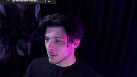 Snapshot of whiteegrimm chatting on May 1, 8:57 pm Gus online show from May 1, 8:57 pm