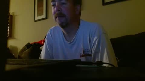 Snapshot of whitemi72975 chatting on December 22, 12:29 am Whitey online show from December 22, 12:29 am