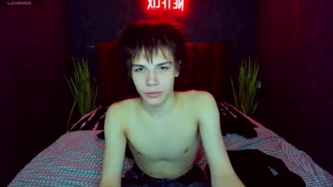 Snapshot of whiterabbit342 chatting on October 23, 1:21 pm Geoffrey online show from October 23, 1:21 pm