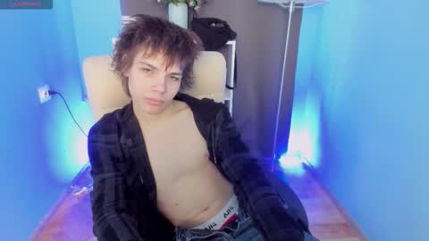 Snapshot of whiterabbit342 chatting on November 2, 8:28 am Geoffrey online show from November 2, 8:28 am